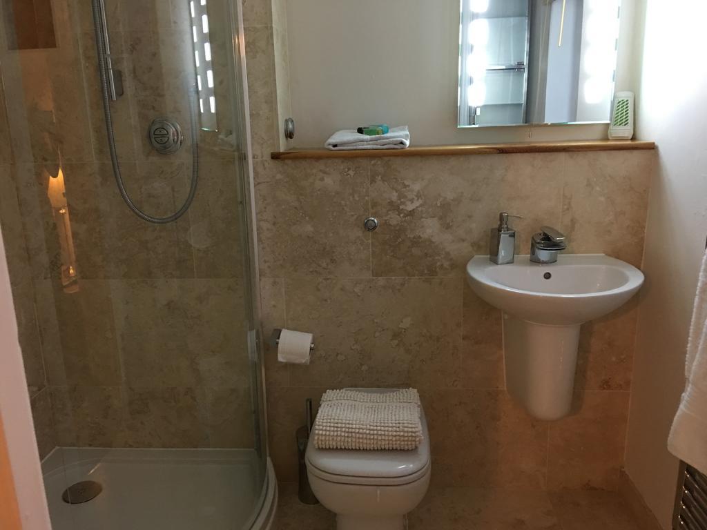 Sleepneat Bed and Breakfast Άσκοτ Εξωτερικό φωτογραφία