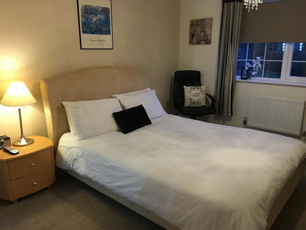 Sleepneat Bed and Breakfast Άσκοτ Εξωτερικό φωτογραφία