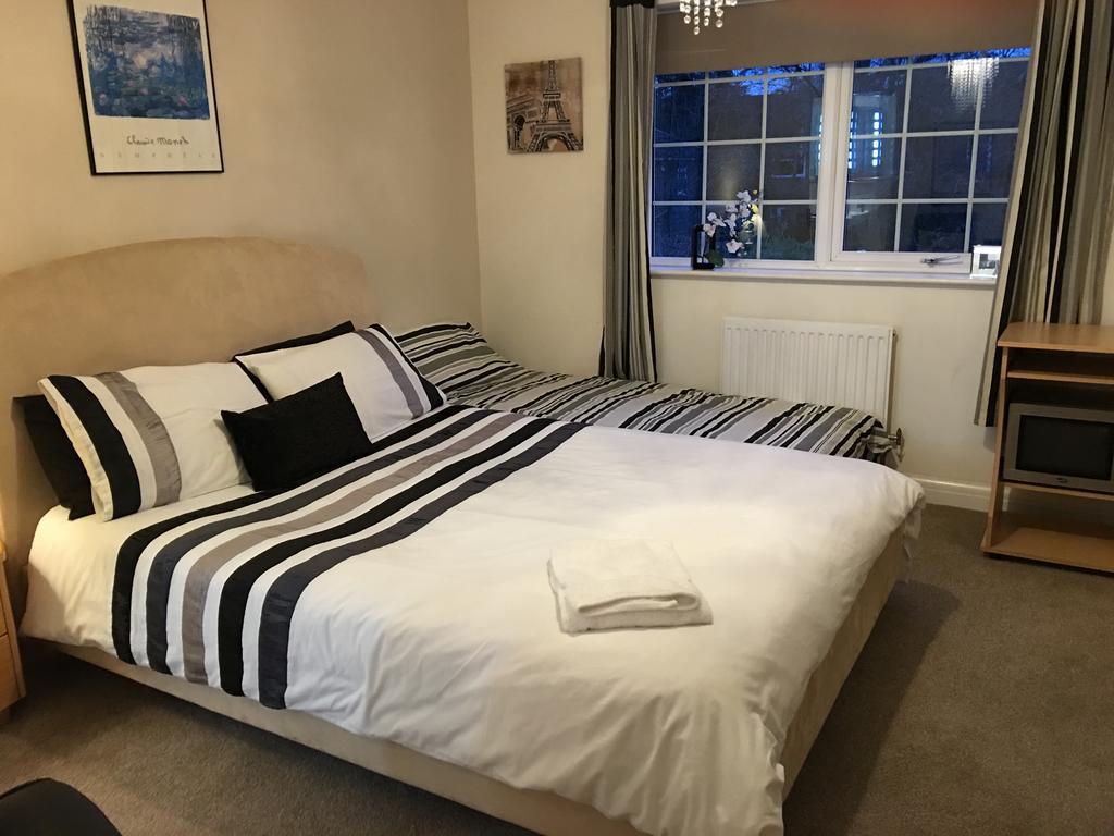 Sleepneat Bed and Breakfast Άσκοτ Δωμάτιο φωτογραφία