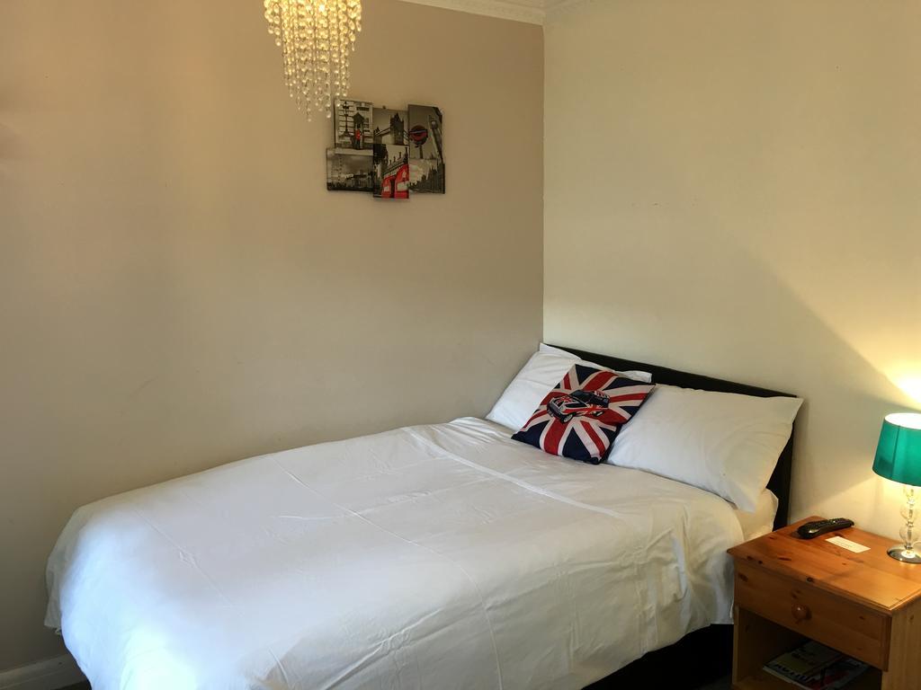 Sleepneat Bed and Breakfast Άσκοτ Δωμάτιο φωτογραφία