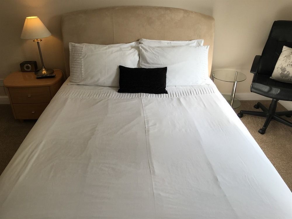 Sleepneat Bed and Breakfast Άσκοτ Εξωτερικό φωτογραφία